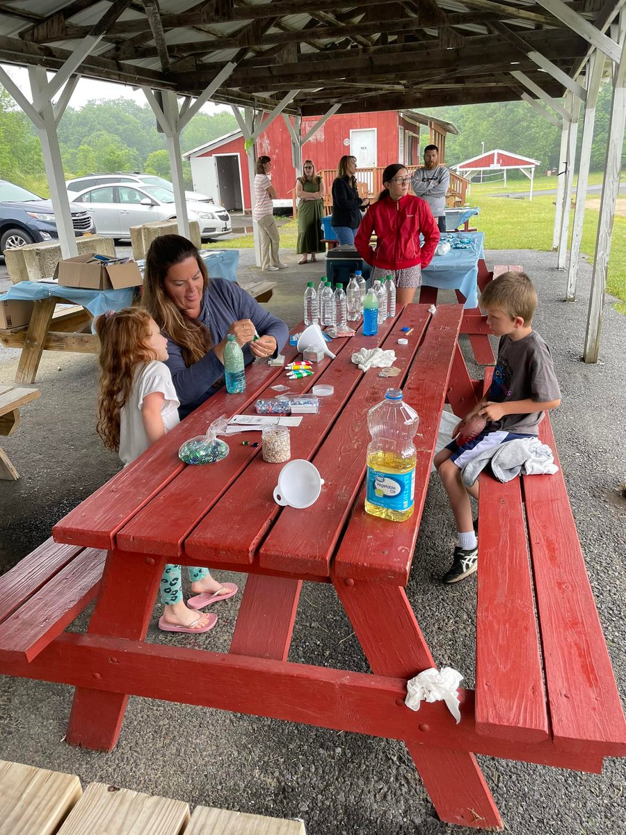 CCS_Connected's tweet photo. Tech Night was still a go even the rain didn’t stop us!!! Connected Madison Central School District rocked it with our fabulous Site Coordinator Michelle assisting our friends in making sensory bottles!! How cool!! Take a look at next week…. Touch the Truck!! 🛻 🚗 🚙  🛻 😊🍎😊 https://t.co/2k53bc2aU4
