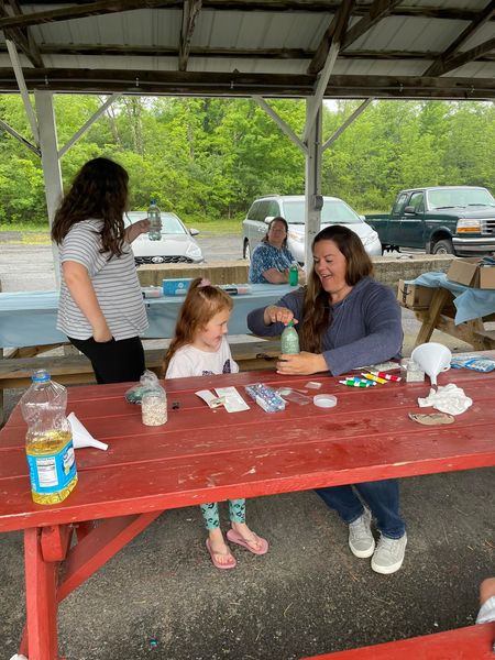 Tech Night was still a go even the rain didn’t stop us!!! Connected Madison Central School District rocked it with our fabulous Site Coordinator Michelle assisting our friends in making sensory bottles!! How cool!! Take a look at next week…. Touch the Truck!! 🛻 🚗 🚙  🛻 😊🍎😊