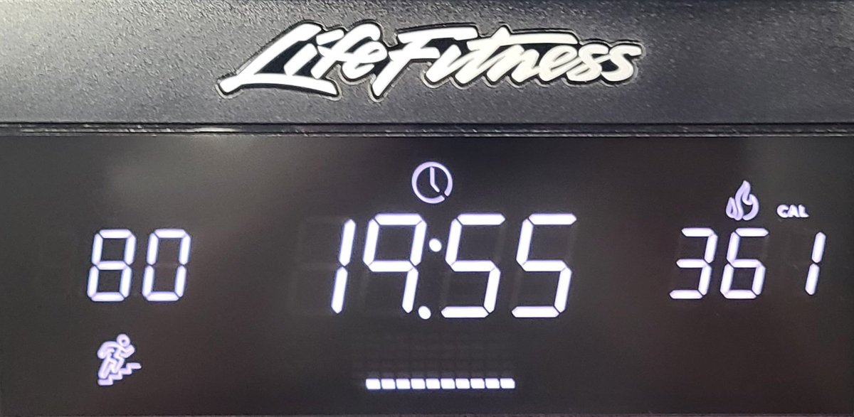 BSzeusBS's tweet image. Who?
#ProHawk
#SeahawkHRChallenge