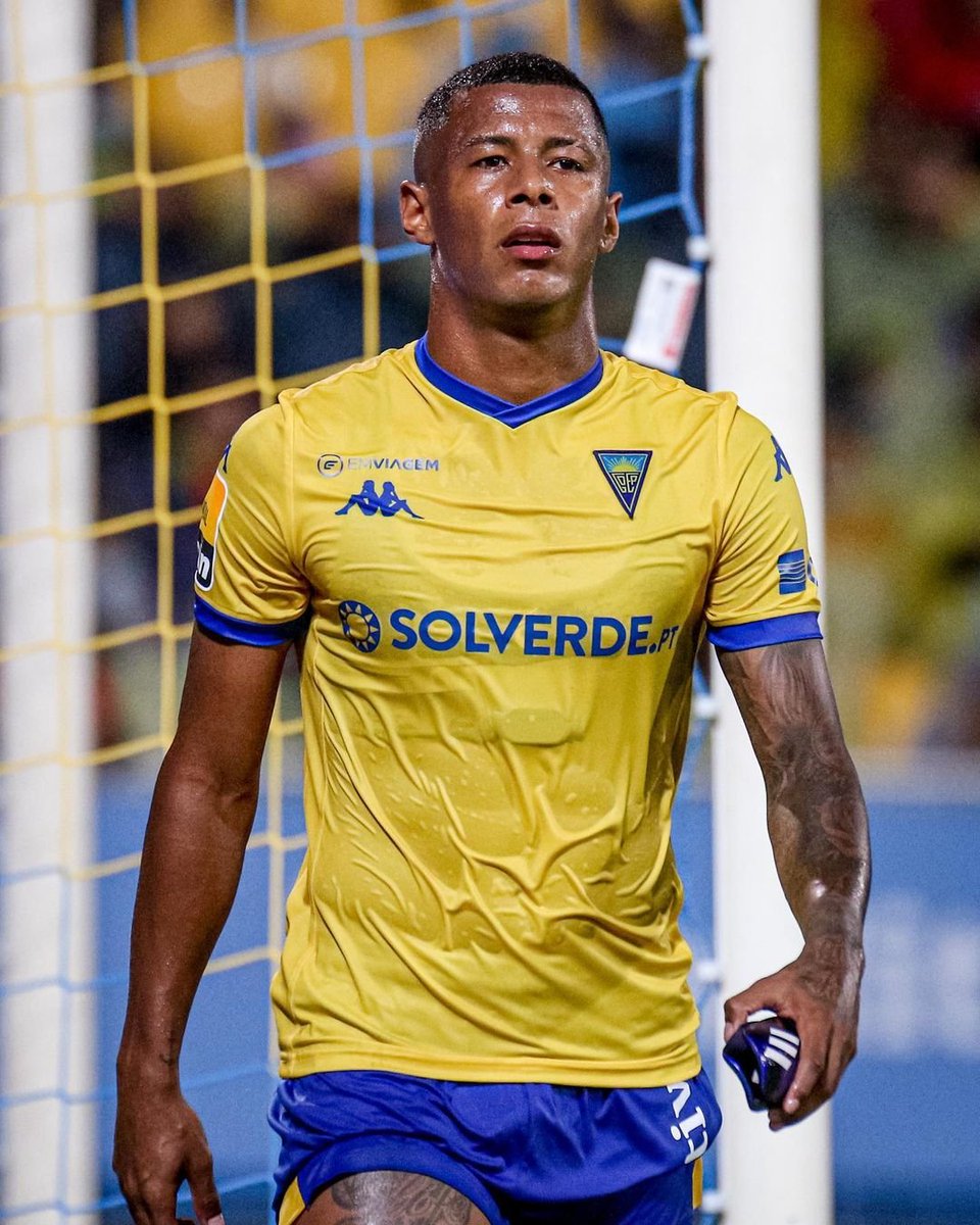 BetterThanGabi's tweet photo. Arthur Gomes x  Gabigol por clubes portugueses

⚔️ Jogos: 29 - 5
⚽️ Gols: 2 - 1
🅰️ Assistências: 4 - 0
🅿️ Participações em gols: 6 - 1
⏰ Minutos para participar: 373 - 164

O menino da vila que deu certo na Europa. https://t.co/EiAJXxfrbu
