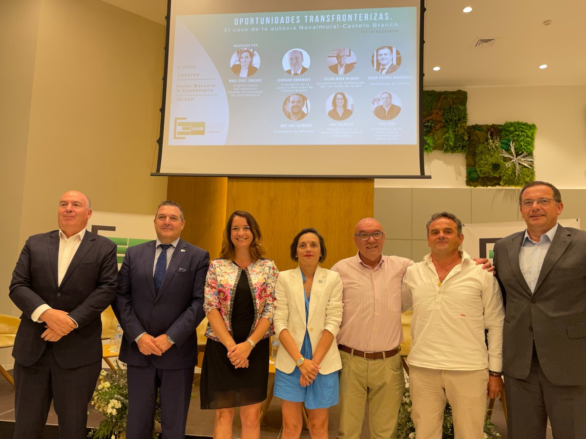 En la primera mesa redonda de CEADE, representantes empresariales y municipales de Extremadura y Beira Baixa han coincidido en la necesidad de finalizar el tramo pendiente entre Moraleja y Castelo Branco para impulsar el dinamismo económico de este territorio