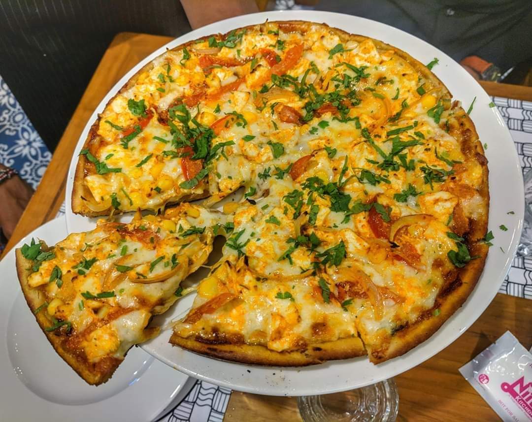 AmitHPanchal's tweet photo. I was trying to lose weight! 
I saw pizza and pizza saw me... 🍕🍕
Pizza Disappeared! 😜 https://t.co/PD4zpZKc8a