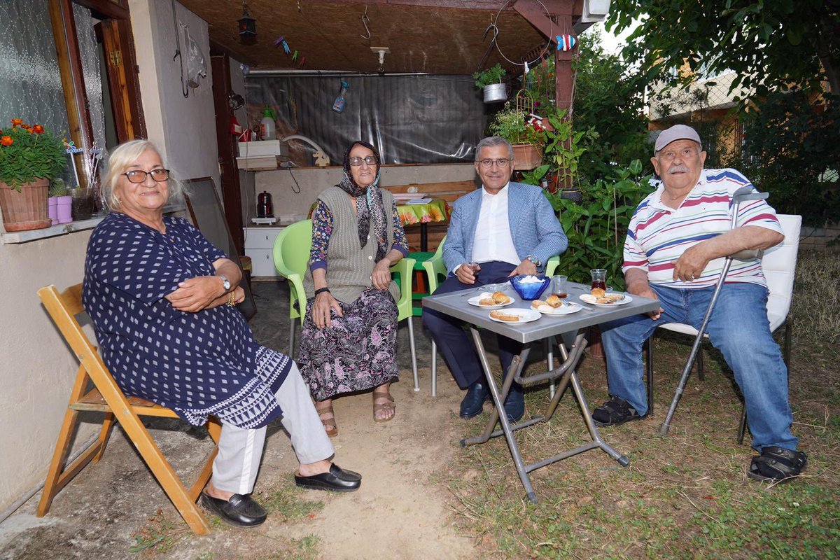 hilmiturkmen34's tweet photo. Ümmühan Teyzemize park buluşmasında söz vermiştik, çayını içmeye geldik. 

📍Küçüksu Mahallesi https://t.co/QWUCm9ZrL2