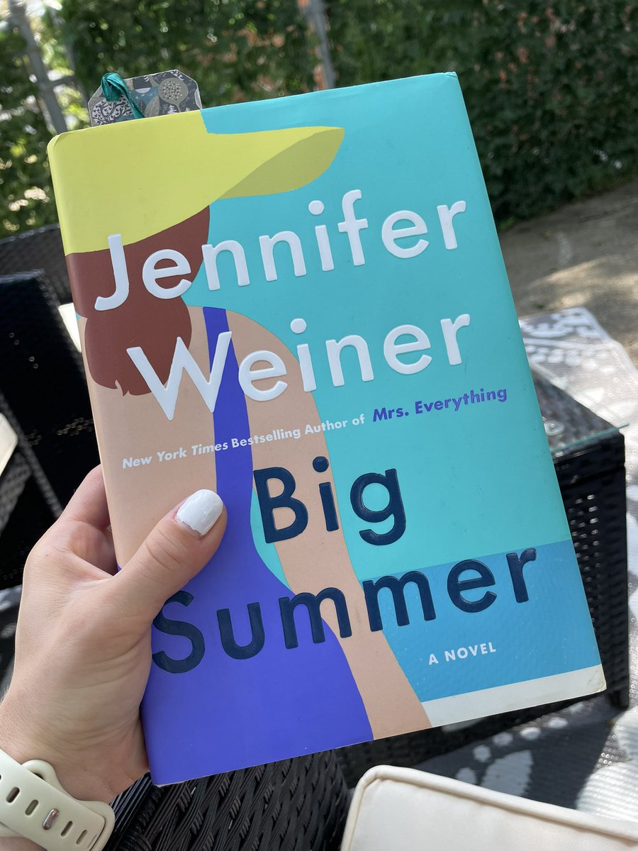 There’s nothing better than a plot twist! 📚 I’m loving Big Summer so far. What is everyone reading? #BarnegatReads