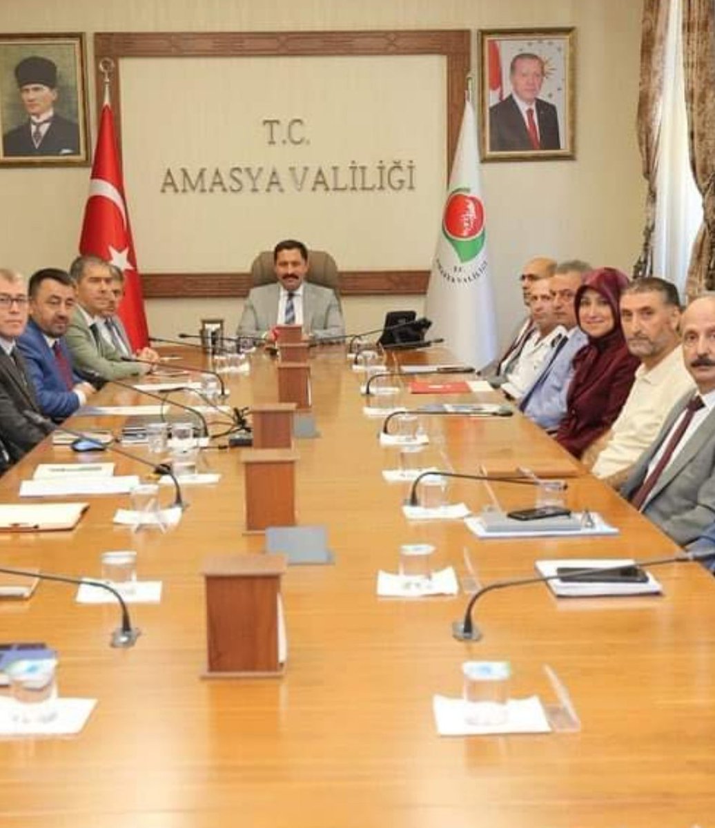 Türk Kızılay Amasya Şube Başkanımız Mahmut ALBAYRAK, Valimiz Mustafa MASATLI 'nın başkanlığında İlimizdeki göçmenler ve geçici koruma statüsündeki yabancı ülke vatandaşları için yapılan çalışmalar ile düzensiz göçle mücadelenin değerlendirildiği İl Göç Kurulu Toplantısına katıldı