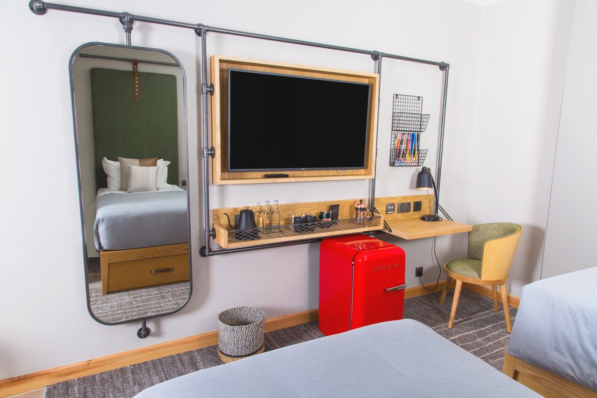 tshnbo's tweet photo. We've got the perfect crash pad for you &amp; your mate this weekend 💕

Enjoy drinks at the rooftop @inca_restaurant , take the stairs / the lift and roll in the bed. Voila!

#twinroom #staycation #weekend #weekendstaycation #preferredhotels  #besocial #visitthesocialhousenairobi https://t.co/y0ox3wAw6p