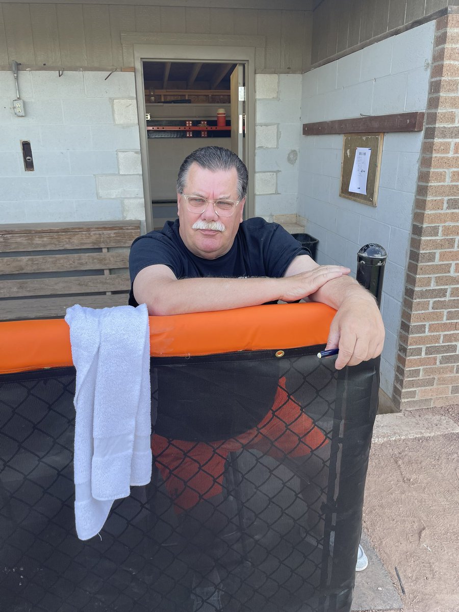 tom_brunswick's tweet photo. Want to recognize &amp; thank Barry Paynter as our PA announcer @ the Spring &amp; Acme baseball ⚾️ games for the Coldwater Cavaliers. His dedication &amp; loyalty to the program is tremendous. Barry helps create an upbeat baseball ⚾️ atmosphere @ the games. A fantastic job for many years! https://t.co/doZayhpxLi