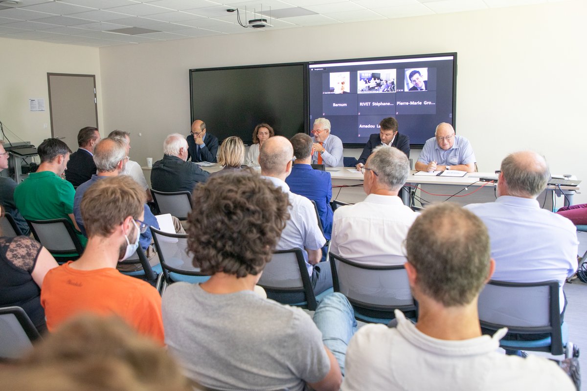 LimMetropole's tweet photo. #Eau | 💦 L'@OI_Eau clôt la célébration de son 30ème anniversaire à l'occasion d'un séminaire, en présence de @LimMetropole💧
✅ Un panel de haut niveau animait un débat, ouvert au grand public, sur les évolutions du secteur de l'eau et sa stratégie pour les années à venir. https://t.co/OVdb6nHuIi
