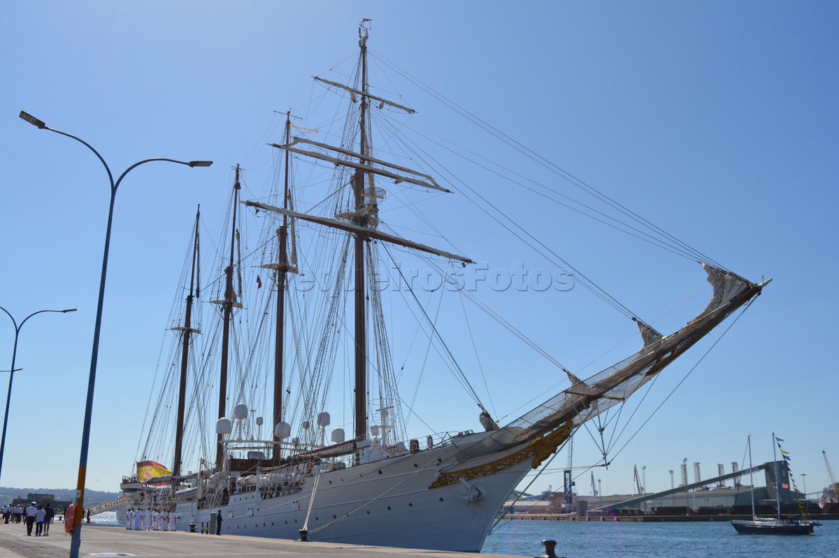 El buque escuela Juan S. Elcano atracó esta mañana en el muelle de Transatlánticos.

Podrá visitarse hasta el 9 de julio a las 21.45 horas.

El 9 de julio a las 12 horas se realizará una jura de bandera en las inmediaciones del buque para personal civil que lo haya solicitado.