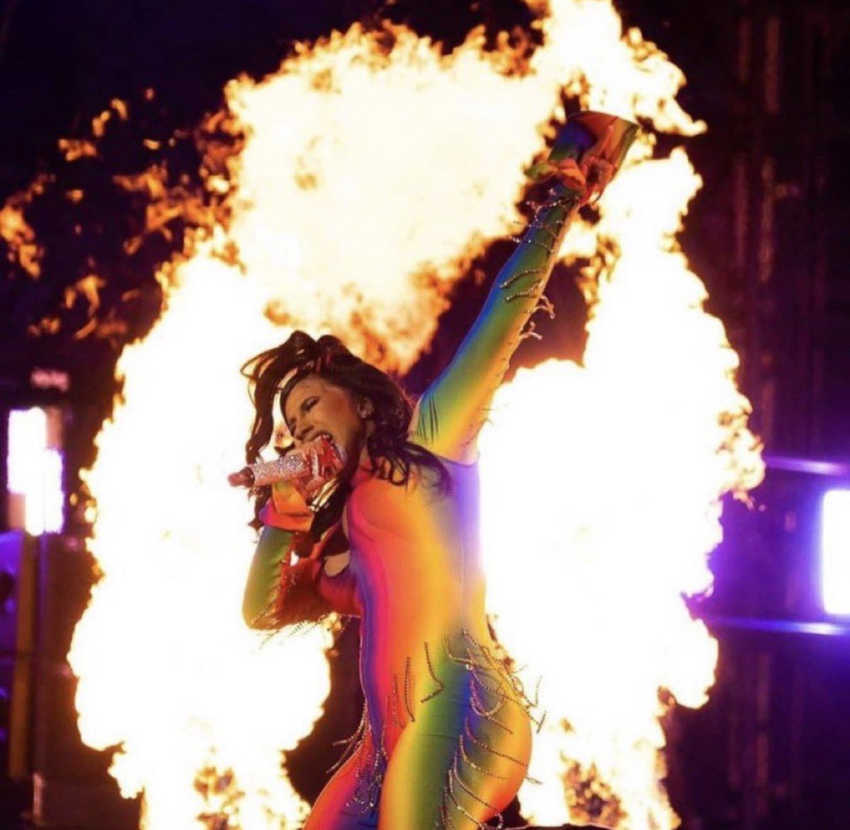 bardigangera's tweet photo. HOT SH** Is Doing Its Thing W/ No Video Cardi Durk & Ye All Did Great I Really Canโt Stop Playing It Back ๐๐ฅต๐ฅ #CardiB #CardiYeDurk #cardi #cardihot https://t.co/xCNotkdUGb