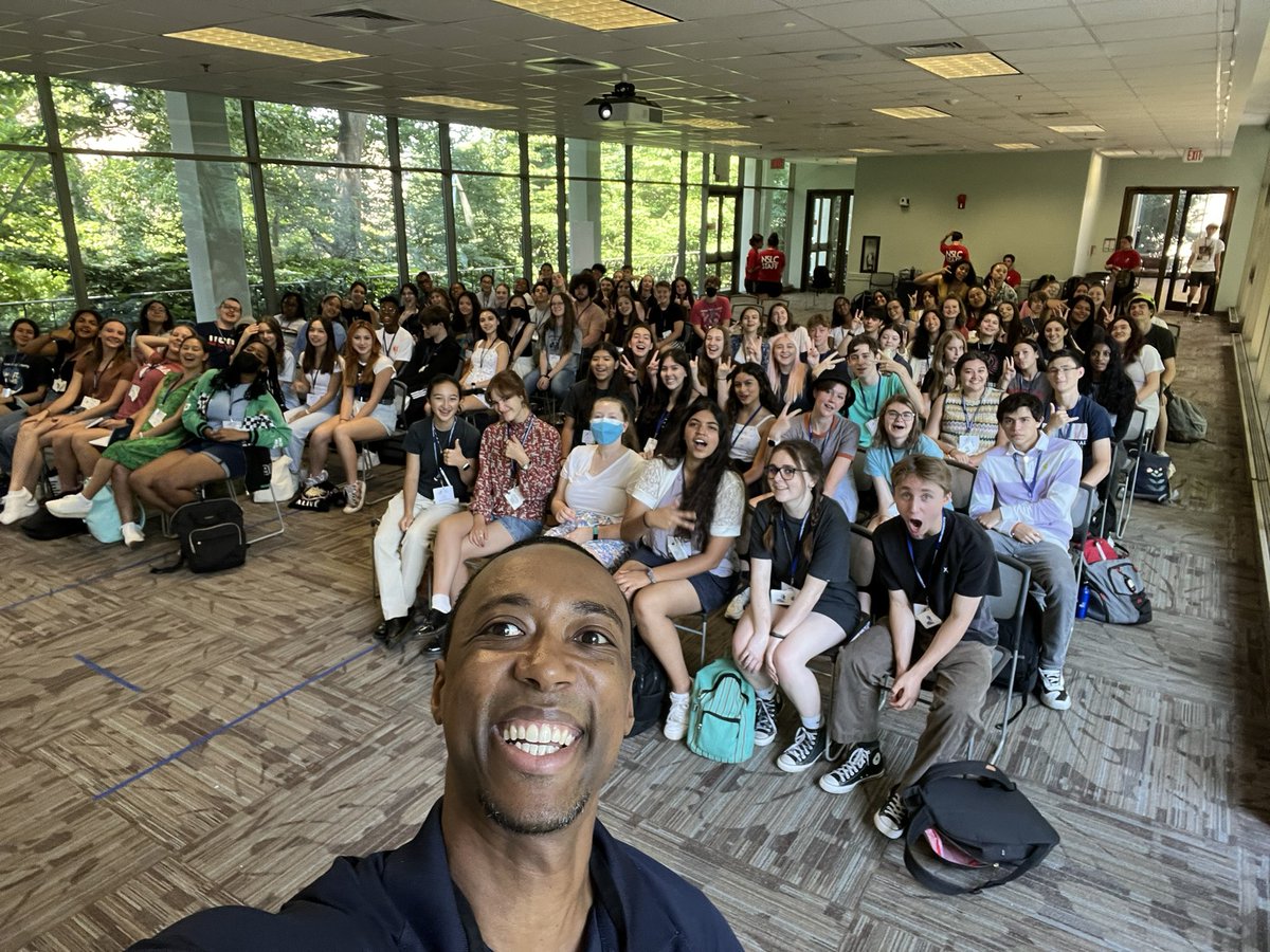 DennardMitchell's tweet image. A Selfie 🤳 is a great way to start your workshop. Shout to the Psychology and Neuroscience students.
.
.
#studentleadershipconference #studentleadership #studentworkshop
.
.

#motivation #inspiration #inspirational #motivational #motivationalspeaker #inspirationalspeaker