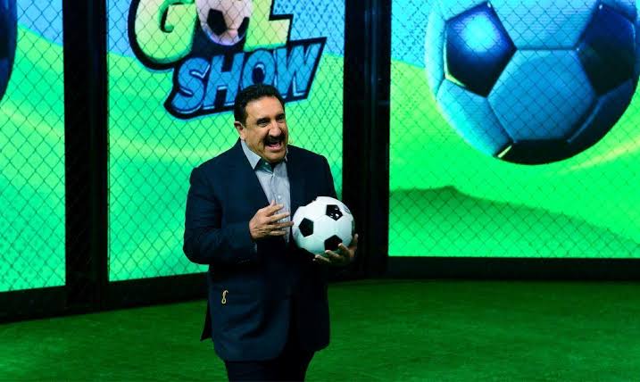 silvinhotv's tweet image. SUCESSO! Embalado pela Libertadores, o #GolShow foi líder de audiência na noite de ontem, com 9,4 de média e 17,8 de pico. A Globo ficou em segundo lugar com 7,3 e a Record marcou apenas 2,9.