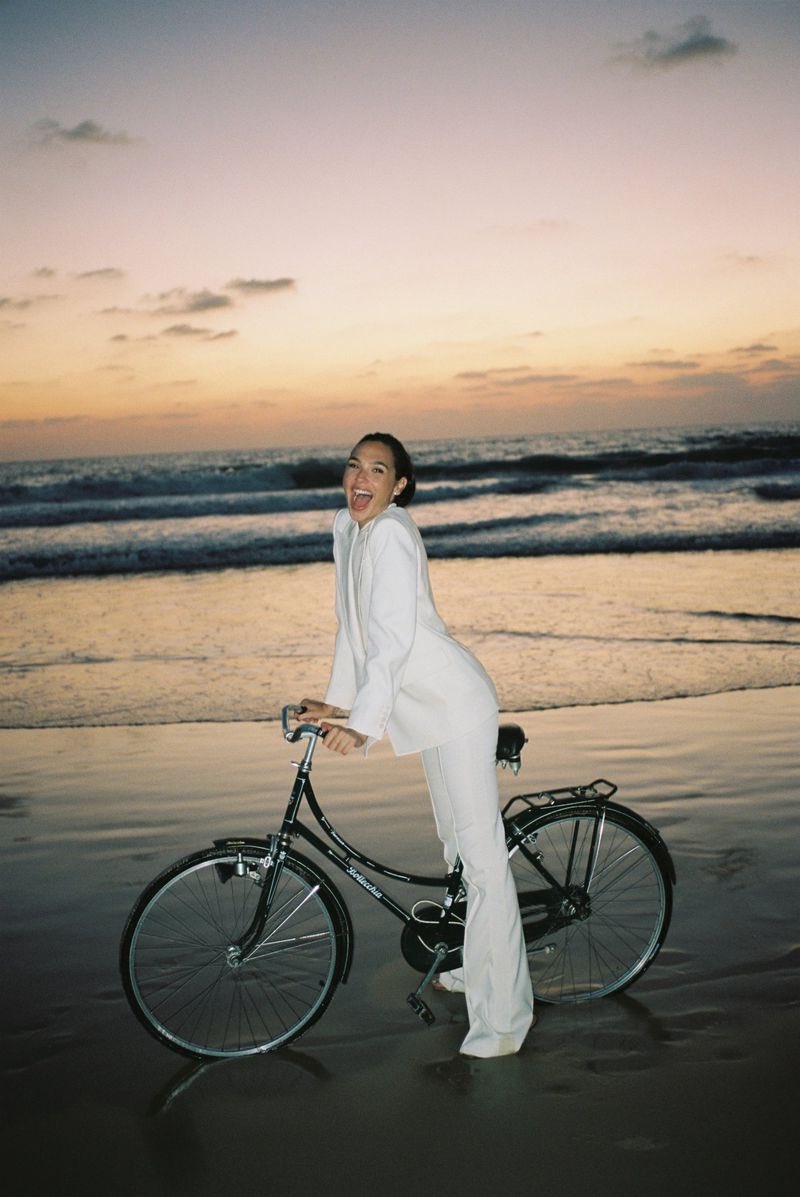 Gal Gadot tweet media
