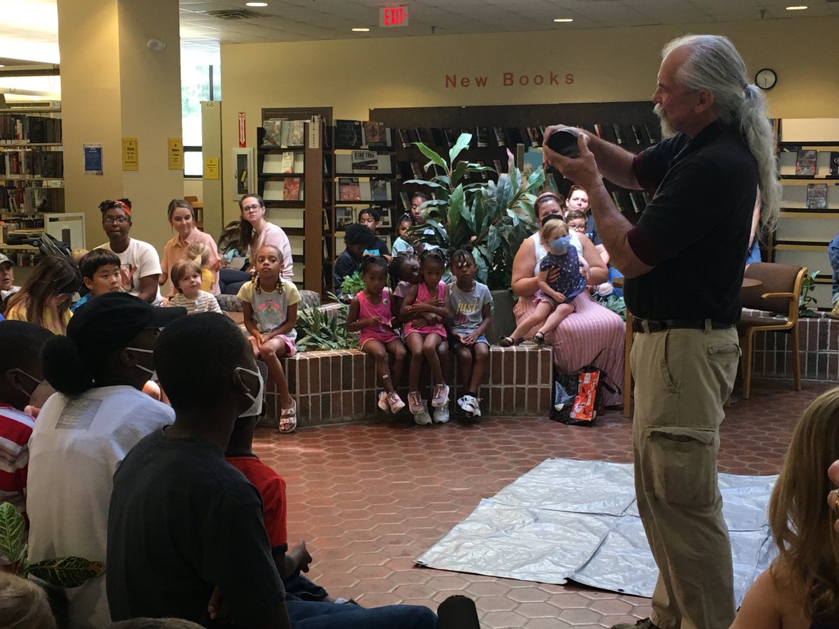 MGRLibraries's tweet photo. We had a turtle-y amazing time with our special guests from the museum of arts and sciences! #MoreAtMAS #MASMacon https://t.co/Iu0uMZRnQ9