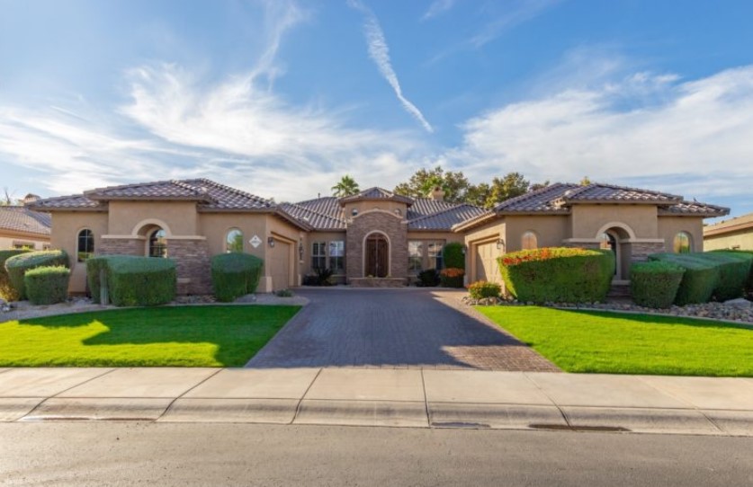 PhoenixRelo's tweet image. “The truth of the matter is, it’s not about me. It’s about you, the people..." states Founding Partner of Team Minik, Michelle. Work with some of the areas Best Real Estate Professionals!
#TeamMinik
phoenixrelocationguide.com/arizona-for-go…