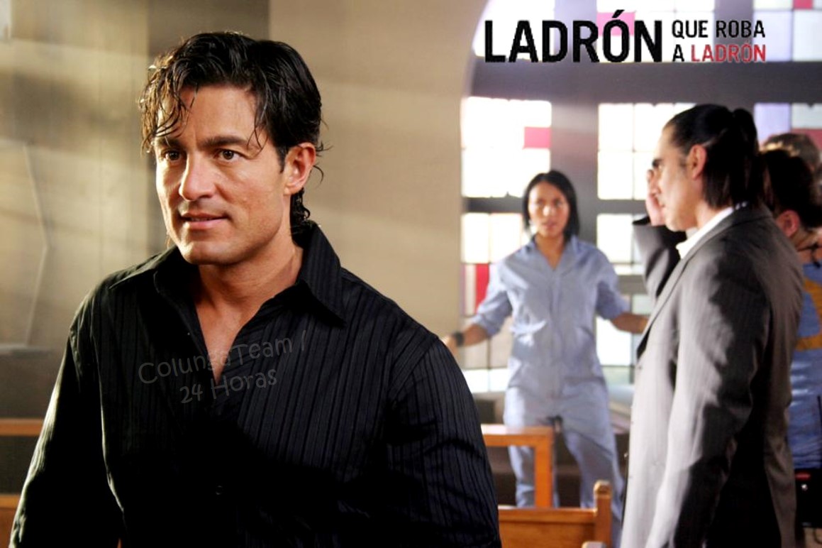 AdriLoreCT's tweet photo. #FernandoColunga y @soyVaroni en #LadrónQueRobaALadrón por #GoldenPlus @GoldenMxTv miércoles 20 de julio 8:27 am #México @OscarTorreActor @saullisazo #ColungaTeam 🎥👏🏼 https://t.co/v5CpCydMFf