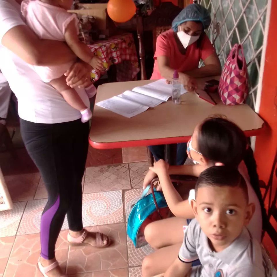 UDiriangen's tweet photo. #Nicaragua 06Junio Feria de salud en el barrio Aquiles Morales Distrito 3.3 UT2, la  salud gratuita un derecho másque solo nos da un gobierno conciente y  sencible a las necesidades del pueblo,  con Daniel Ortega y Rosario Murillo .El pueblo Presidente  
#4319FuerzaDeVictorias https://t.co/aUGMwg55cw
