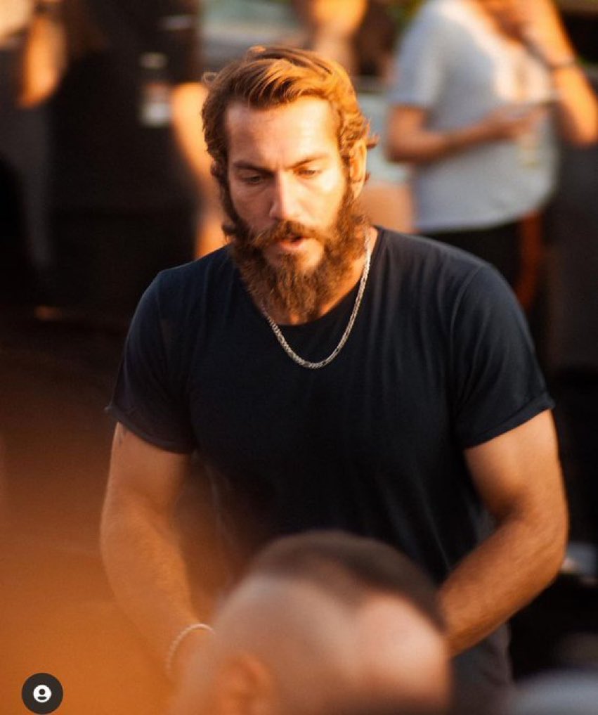 Senin fotoğraflarını sağdan soldan buluyoruz işte. Sen atmasan da olur 🤔 <a href="/OgedayGirisken/">Ogeday Girişken</a>