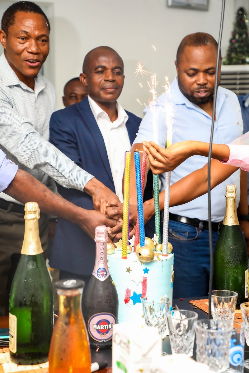 MaxTVGHonline's tweet photo. Celebrating Our Managing Director, Mr. Cephas Takyi!
#MaxTV #MaxFM #MaxOnline #IMAX #TECNO #MAXBUY #MOBILEZONE https://t.co/j2cO7njqgJ