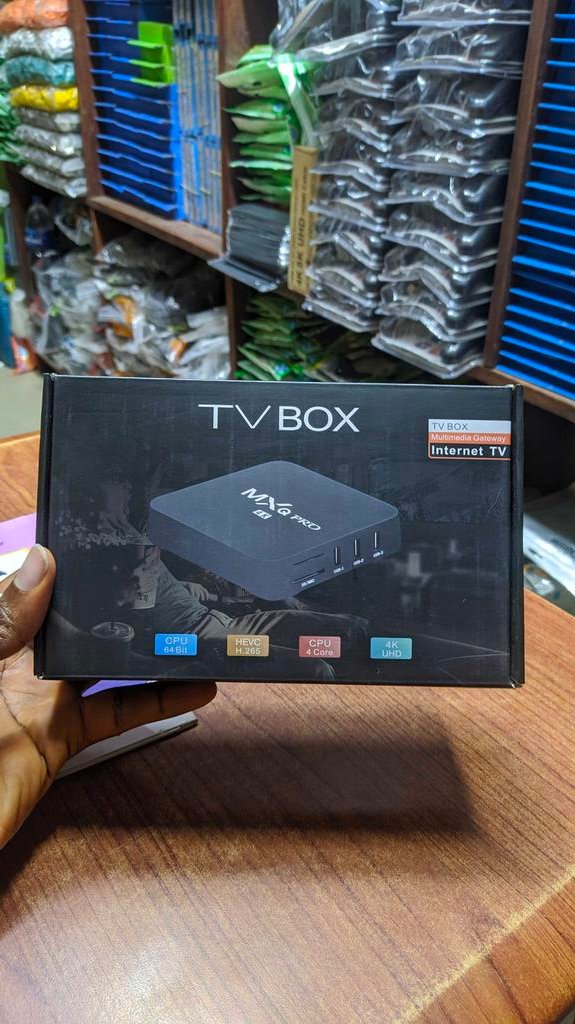flashbits_store's tweet image. Turn your normal TV into a smart TV. 

Get this MXQ pro 4k. Quality and affordable.

Price: 16k