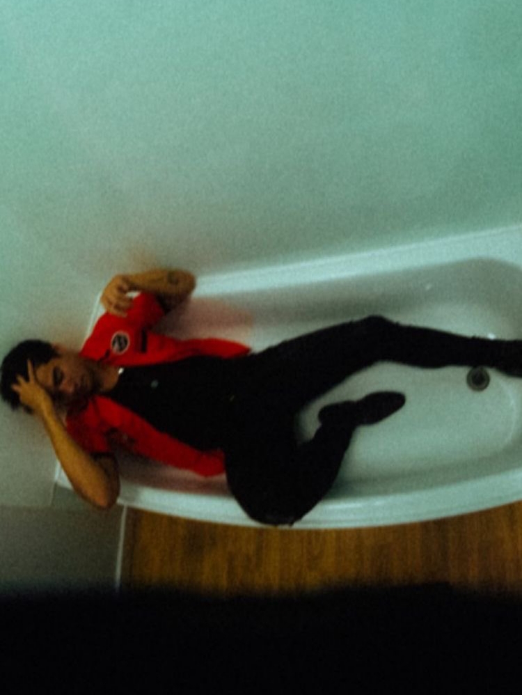 cthnation's tweet photo. this pictures of calum hood https://t.co/cfrsHXOOZv