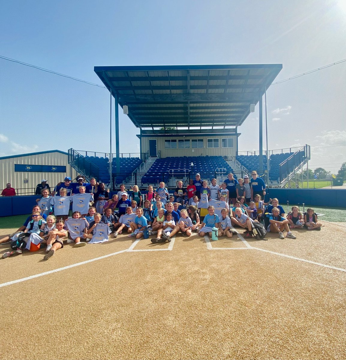 McNeeseSoftball's tweet image. Summer is flying by but we still have a few opening for camps and would love for YOU to attend 🥎

For more information visit jameslandreneausoftballcamps.com 

#GeauxPokes