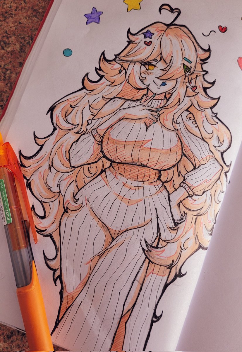 Buenos días chiquis! ✨🌈🧡💛
La dragona se distrajo escuchando las exposiciones de hoy, así que decidió hacer un dibujito de ella misma en una de sus formas (sí, la misma que dibujamos en un stream pasado) 🤭

✦ #BiyoArt ⊹