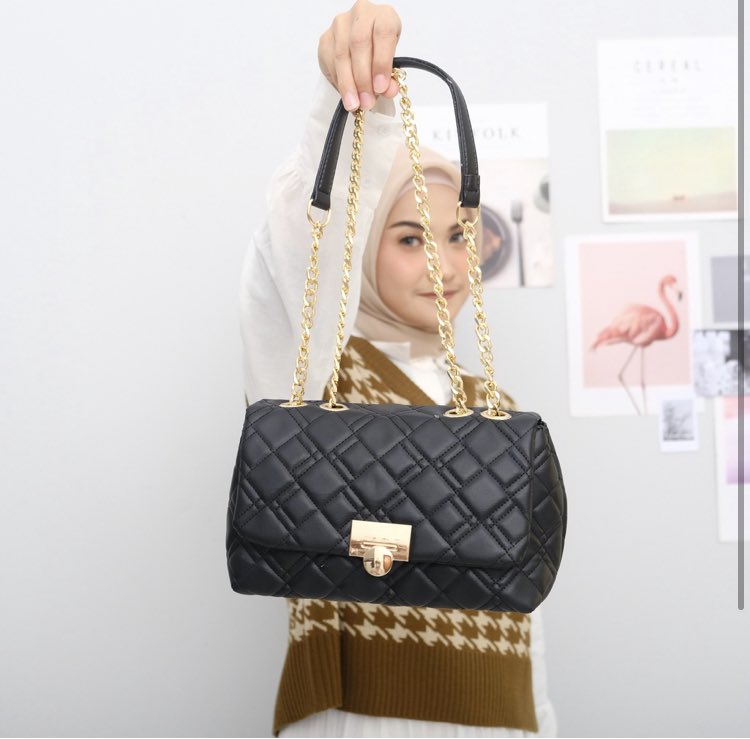 xcloudll's tweet photo. A THREAD✨✨
TAS MURAH TAPI GA MURAHAN😭😭
cocok bgt untuk CO 7.7 tas sligbag wanita kebanggan smua 
Tas enola : penampilan mewah
https://t.co/Mu55ym1xn3

Tas clarica : classic look
https://t.co/2Ljm1vXqBA https://t.co/jWeDdAJklO