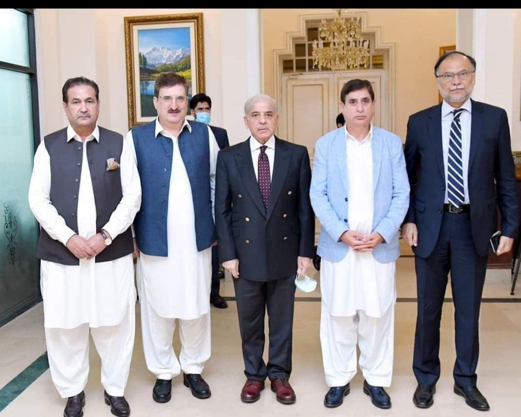 ShafqatAliCh1's tweet photo. ہم جناب شاہ غلام قادر صاحب کو صدر جناب مشتاق احمد منہاس صاحب سینئر نائب صدر اور جناب چوہدری طارق فاروق صاحب کو جنرل سکرٹری پاکستان مسلم لیگ ازاد کشمیر بننے پر صمیم قلب سے مبارکباد پیش کرتے ہیں۔
@MaryamNSharif @sgqadir @mushtaqminhas @tariqfarooq60 https://t.co/IPsS337USX