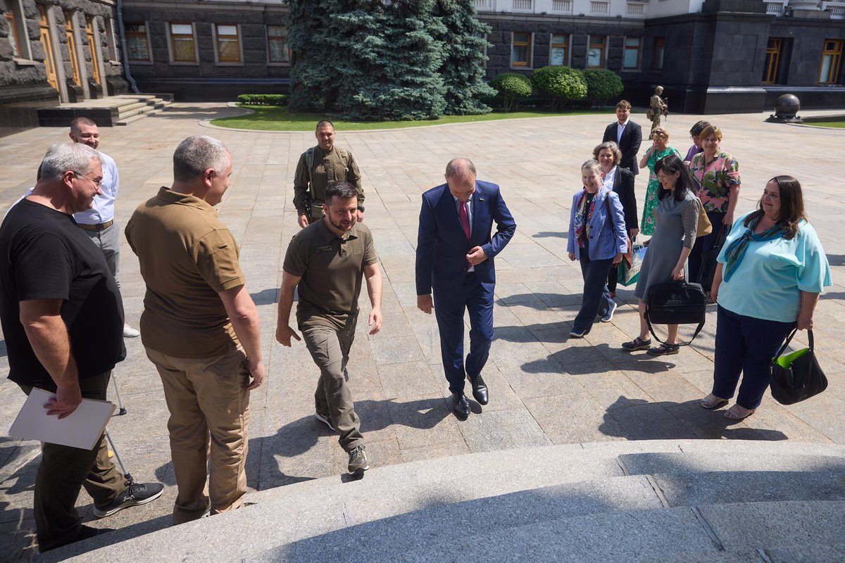 MichealMartinTD's tweet photo. Today, I met with President @ZelenskyyUa in Kyiv. Having witnessed the devastation caused by the illegal invasion of Ukraine, I reiterated Ireland’s backing for continuing sanctions against Putin’s regime. We will continue to welcome and support civilians fleeing this war. https://t.co/cNds1WAamE
