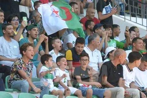 تحية لالجمهور الجزائري صانع الفرخة FW_yzBQXkAYOrPg?format=jpg