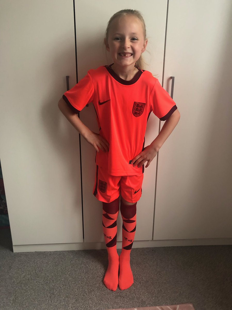 83Leond's tweet photo. Excited and ready to cheer on the @Lionesses in the opening game of #WEURO2022 
#ThreeLions 
⚽️COME ON ENGLAND⚽️ https://t.co/Mv17gsqbd9