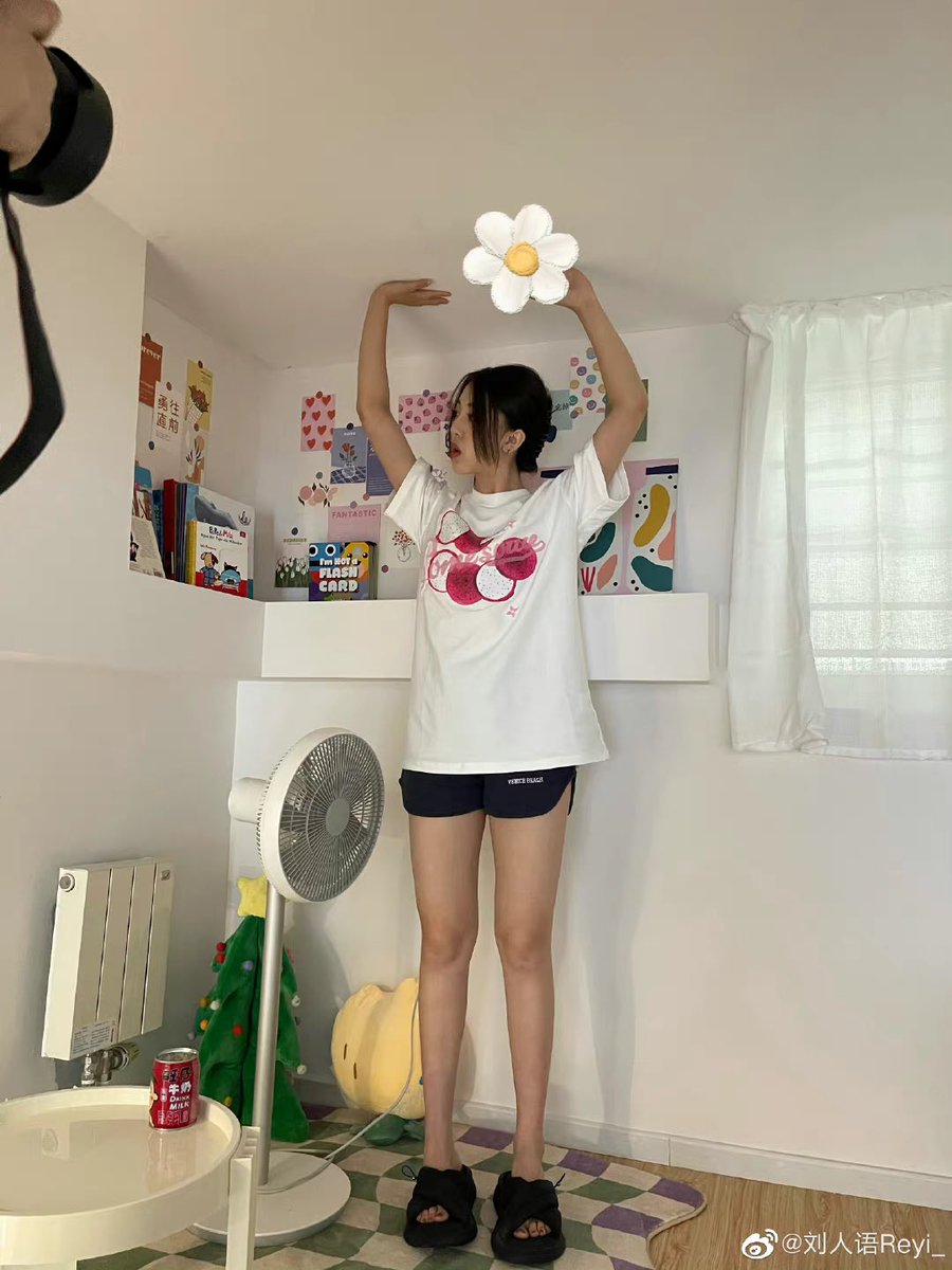 reyiarchive's tweet photo. 📸 220629 Reyi Weibo Update #刘人语 #REYI #LIURENYU https://t.co/CLQZzGOfw3