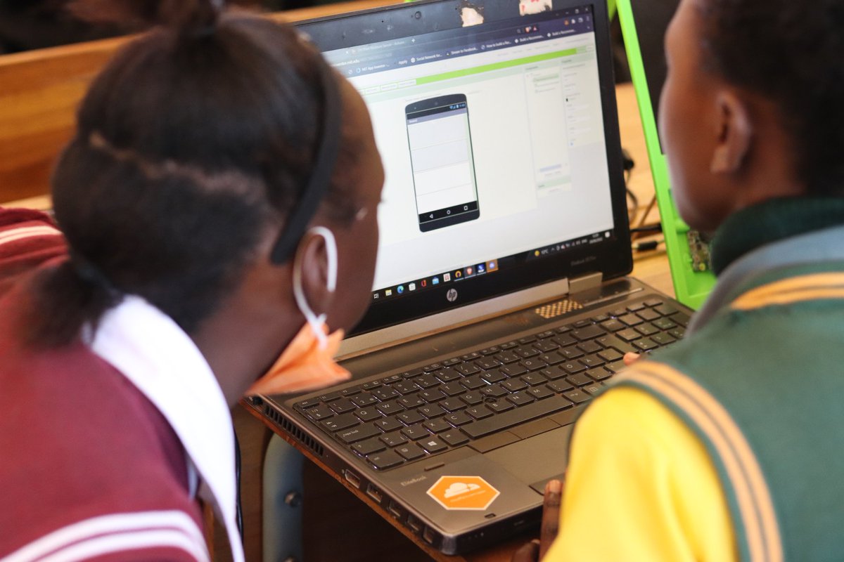 On day 1, We introduced app development to the learners and they were astonished, almost in disbelief that it was possible for them to build their own apps. 

It's day 3 and they have transcended from disbelief to passionately designing their apps🥺🤧

#gkVacWork