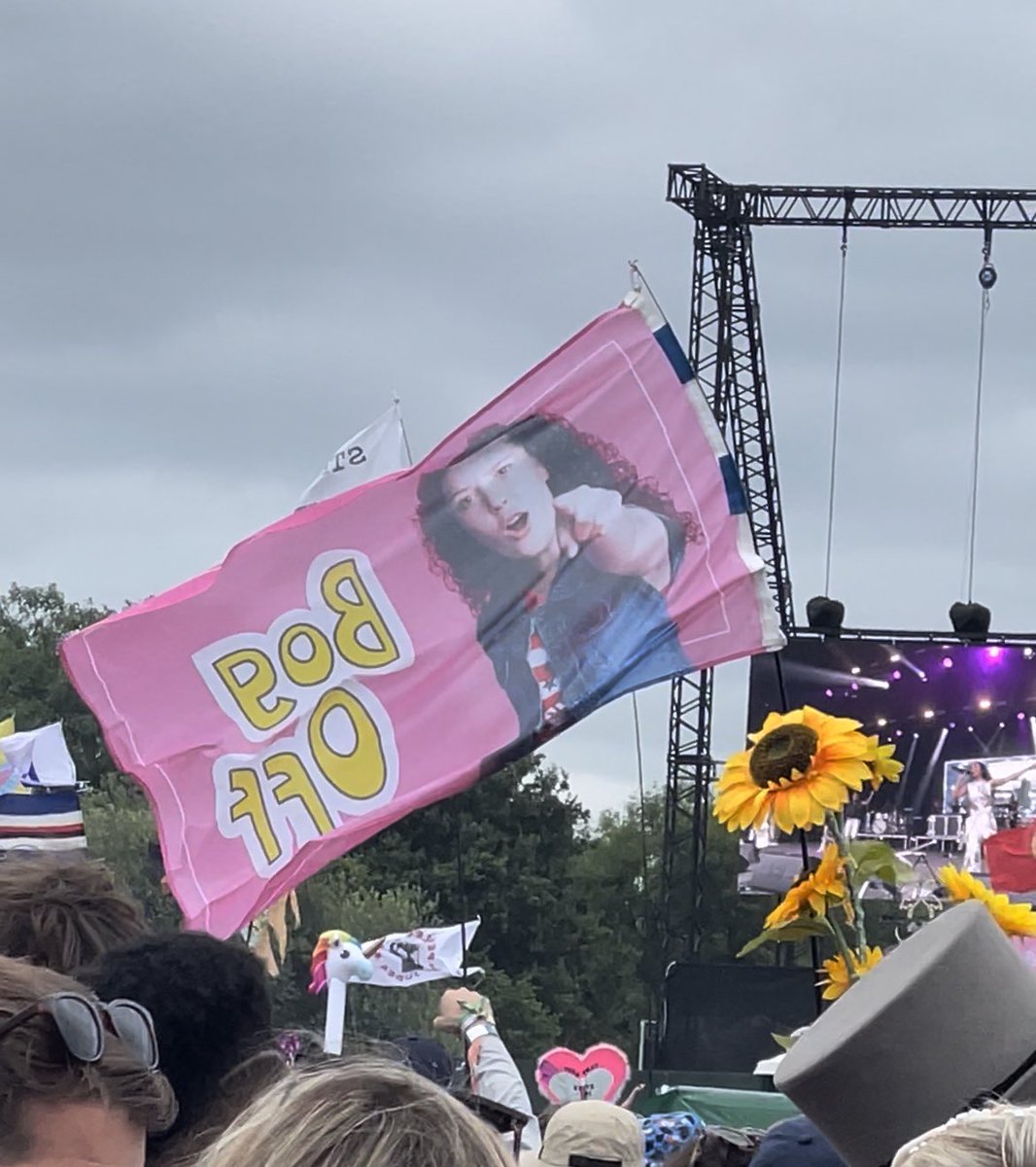 loveofhuns x tweet media