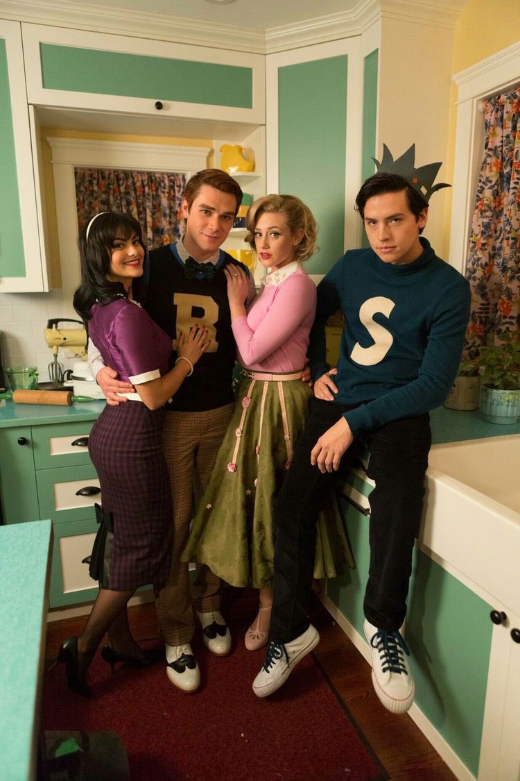 сериалы,которые зайдут 

овнам, скорпионам, ракам

очень странные дела
Чернобыль
ривердейл