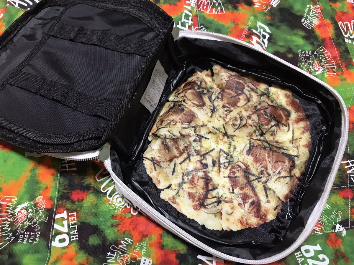 wanima0612's tweet photo. PIZZA-LA
35th ANNIVERSARY BOOK
テリヤキチキン❤️💛💚
イタリアンバジルと悩んだ~
#ピザーラ
#ピザーラブック
#wanima
#freshcheesedelivery https://t.co/ABX8AYMJlb