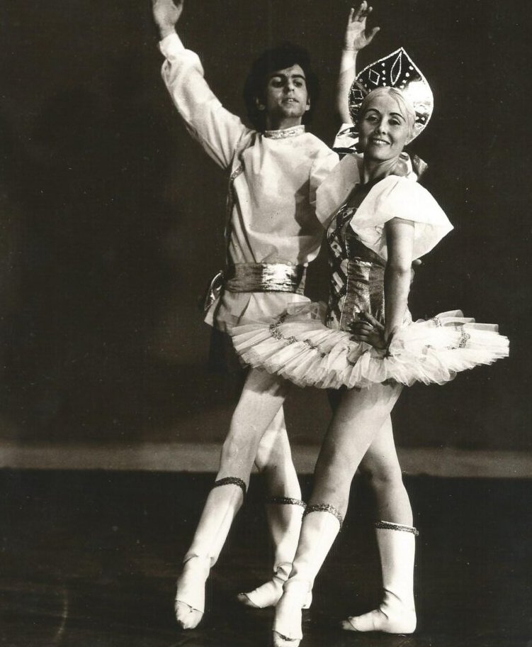 🔊 ÀUDIO #AlMatí | L'alegria de viure: Tomàs Manyosa, passió per la dansa clàssica i tradicional!

Amb l'historiador <a href="/badabadocs/">josep</a> fem un repàs a la trajectòria de Manyosa, mestre de dansa tradicional, músic i ballarí. 

▶️ bit.ly/3nnrYXB