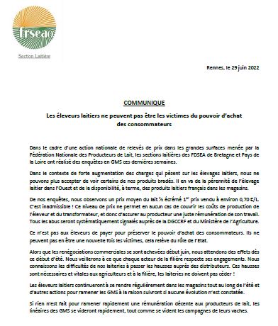 FRSEAOlait's tweet photo. Les hausses de prix sont nécessaires et vitales face à ↗️des charges. Les éleveurs laitiers ne peuvent pas être, une nouvelle fois, les victimes de la préservation du pouvoir d'achat des consommateurs. @FRSEA_Bretagne @FRSEA_PDL @FNPLait https://t.co/wueCda4cNZ