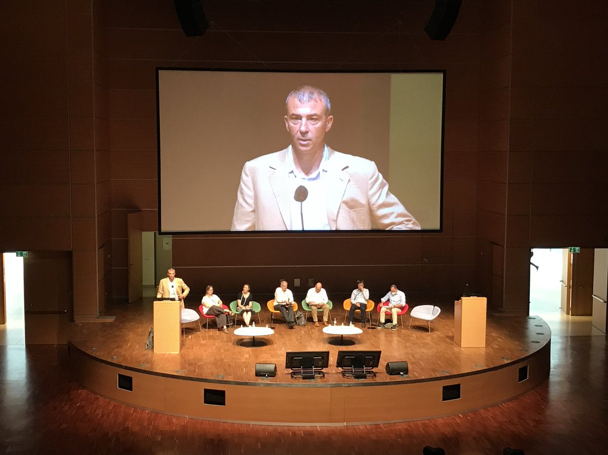 EAERE_envecon's tweet photo. The first #PolicySession at #EAERE2022 just started!
Moderator @tavoni_massimo opens up the debate and presents panelists: Keigo Akimoto, RITE - @delbeke_jos, @KU_Leuven - Carolyn Fischer, @WorldBank - Suzi Kerr, @EnvDefenseFund - Ray Kopp, @rff - Francesco Bosello, @CmccClimate https://t.co/fRcYPHYTAY