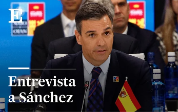 wranglerow's tweet photo. @ldpsincomplejos Por más de 370 razones en forma de asesores personales, que permiten que se presente ante el mundo entero con la enseña nacional puesta del revés https://t.co/hpxbPYikwr