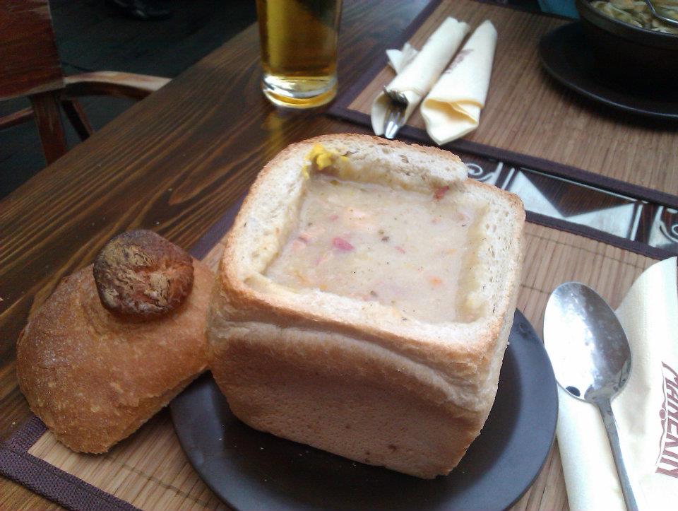 CareerGappers's tweet photo. A3 – Ooh, I love zurek soup served in a rye bread bowl! This was in the awesome little riverside city of Toruń. #PolandVibes https://t.co/Nfbiorq696