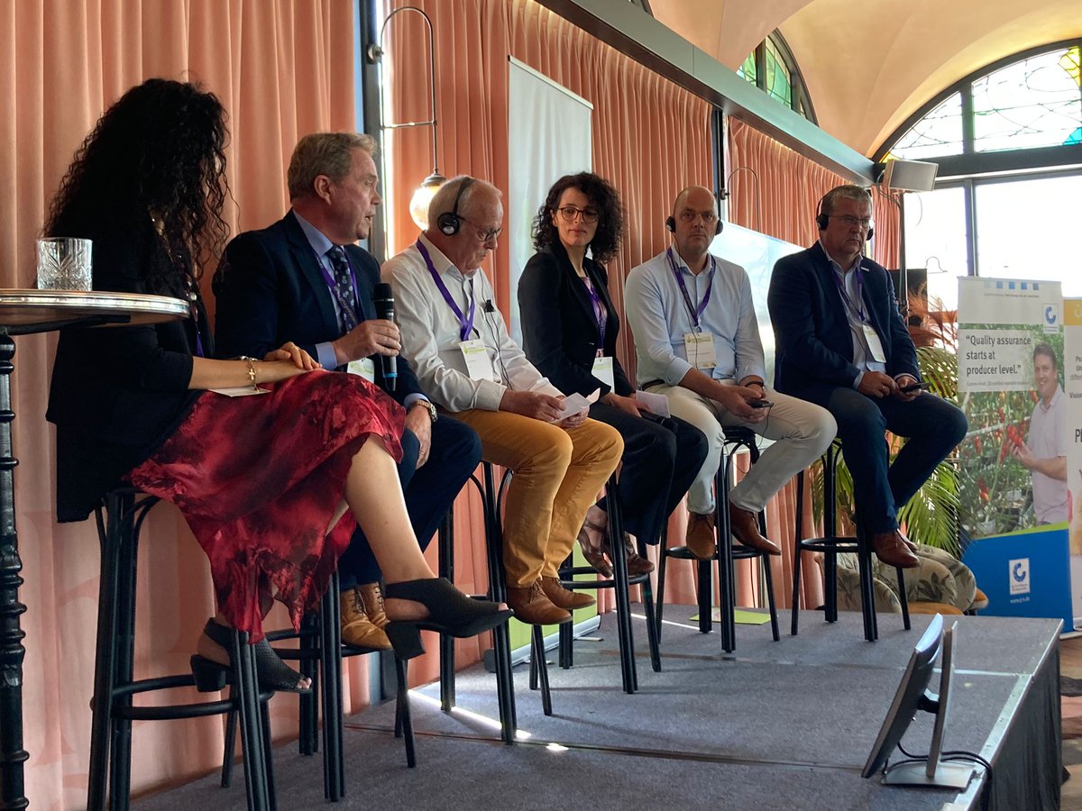 Afrucat's tweet photo. @Afrucat coordina i participa en la taula rodona sobre la previsió de producció de 🍐 a Europa.
-
@Afrucat coordina y participa en la mesa redonda sobre la previsión de producción de 🍐 a Europa.
#interpera #interpera2022 #previsionsdecollita #previsionesdecosecha https://t.co/xol9KWdZYf