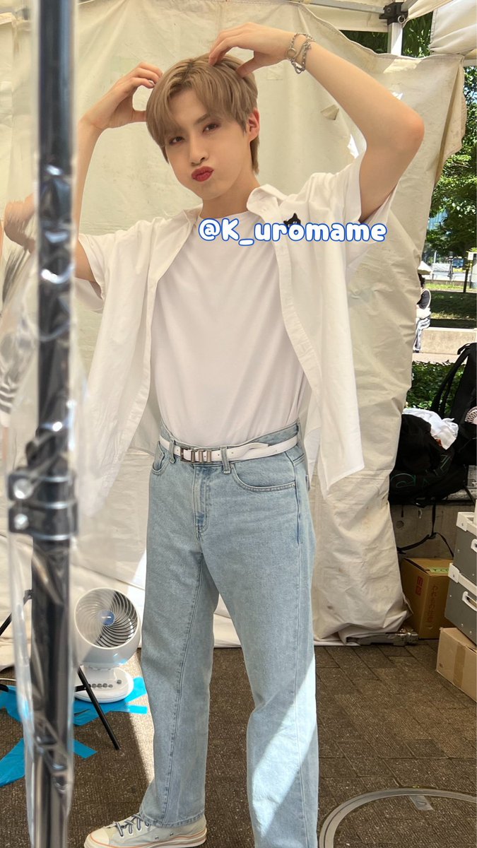 tnyxion's tweet photo. looks tall. but in reality very small.

꒰ #XION #시온
#ONEUS #원어스 ꒱ https://t.co/wR7jRcKPct