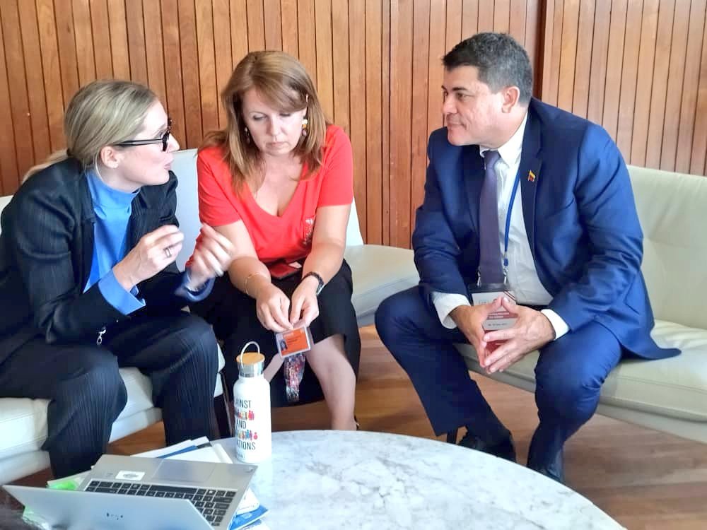 Incesocialista's tweet photo. La convivencia en las escuelas para garantizar el aprendizaje igualitario de nuestra muchachada fue tema del encuentro entre la jefa de la Sección de Ciudadanía y Paz de la @UNESCO_es, Cecilia Barbieri, Katja Anger, de las escuelas asociadas a la Unesco y  @WuikelmanAngelP https://t.co/LjS3QEfciZ