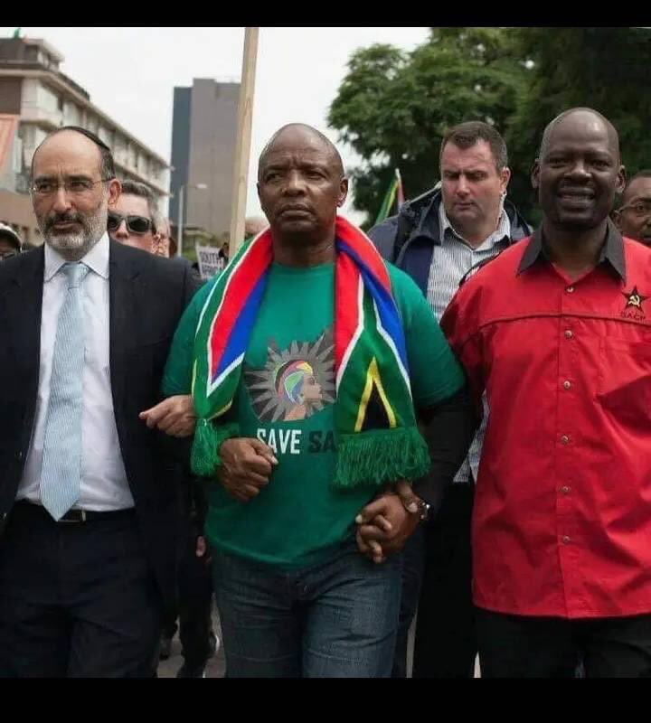 SizophilaMkhize's tweet photo. Baphi oGabhadiya ne energy yabo? Izinto ezagcwala umgwaqo zabambisana? https://t.co/kfj22ddAhj