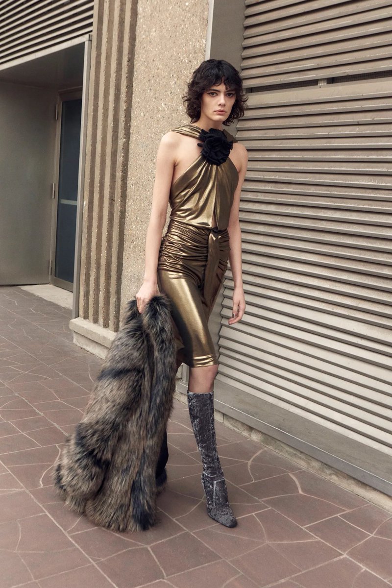 IMGmodels's tweet photo. Sihana unveil’s #SaintLaurent’s #PreFall22 collection. https://t.co/Buetfy8OUB