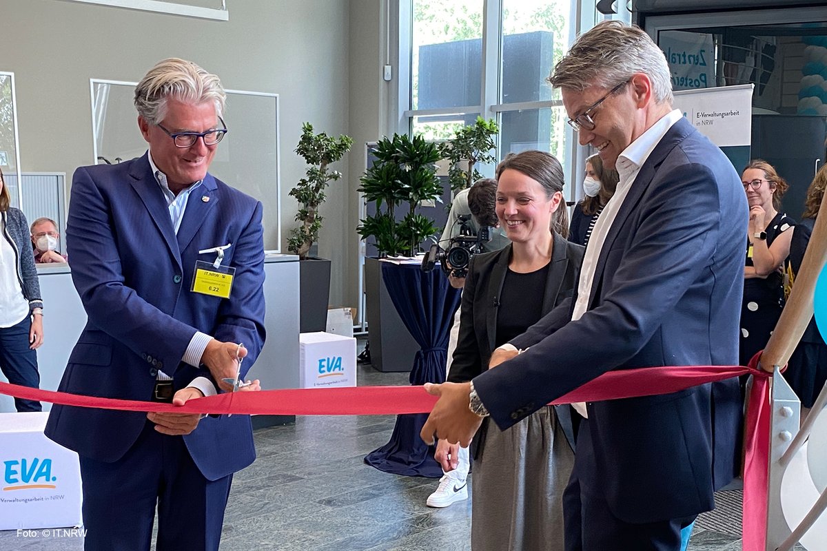 Wie digital ist das denn?! Zentrale Posteingangsscanstelle wird heute durch den <a href="/cionrw/">Fatih Torun</a> Prof. Dr. Meyer-Falcke und <a href="/itnrw/">IT.NRW</a> Präsident Dr. Heidinger eröffnet. Damit geht die 3.Basiskomponente der elektr. Verwaltungsarbeit an den Start! #NRWinZahlen #Statistik it.nrw/node/108114