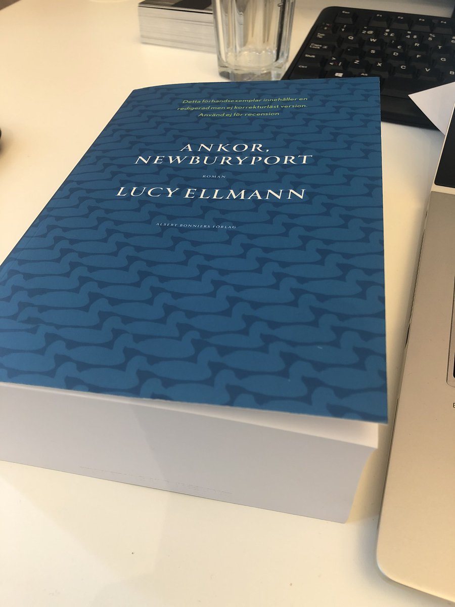 Tusen sidor storartad litteratur att förlora sig i. Lucy Ellmann har skrivit. Eva Åsefeldt har översatt. Detta är ett förhandsex, i oktober finns den i bokhandeln. <a href="/albertbonniers/">Albert Bonniers</a>