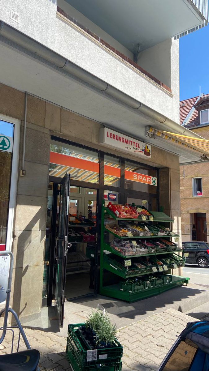 magdelstube's tweet photo. Hey #Jena, #jenawohnen und der Ortsteilrat Jena-Süd werden freundlicherweise unserer Einladung folgen: Morgen werden wir um 𝟭𝟲:𝟬𝟬 𝗨𝗵𝗿 die gesammelten Unterschriften und den offenen Brief den Vertreter:innen übergeben, vor dem Spar-Markt am Magdelstieg. Kommt gerne vorbei. https://t.co/Chcw8L7qMj